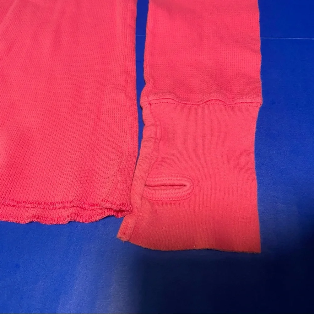dELiA*s Y2K Long Sleeve Thermal Pink Tee with Thumb Holes Size L - Picture 2 of 5